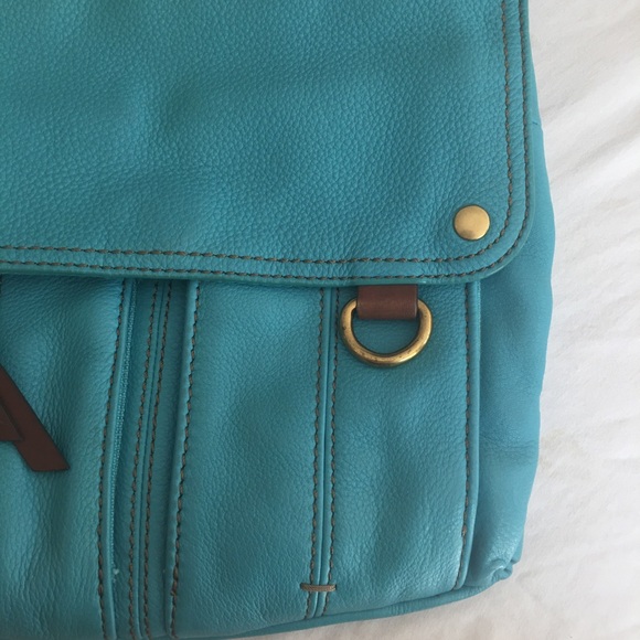 Turquoise Leather Fossil Purse Excellent Condition - Picture 3 of 16